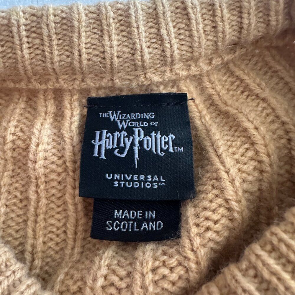Harry Potter Hufflepuff XS Youth 100% Lambswool Scotland Universal Studios - Picture 6 of 13